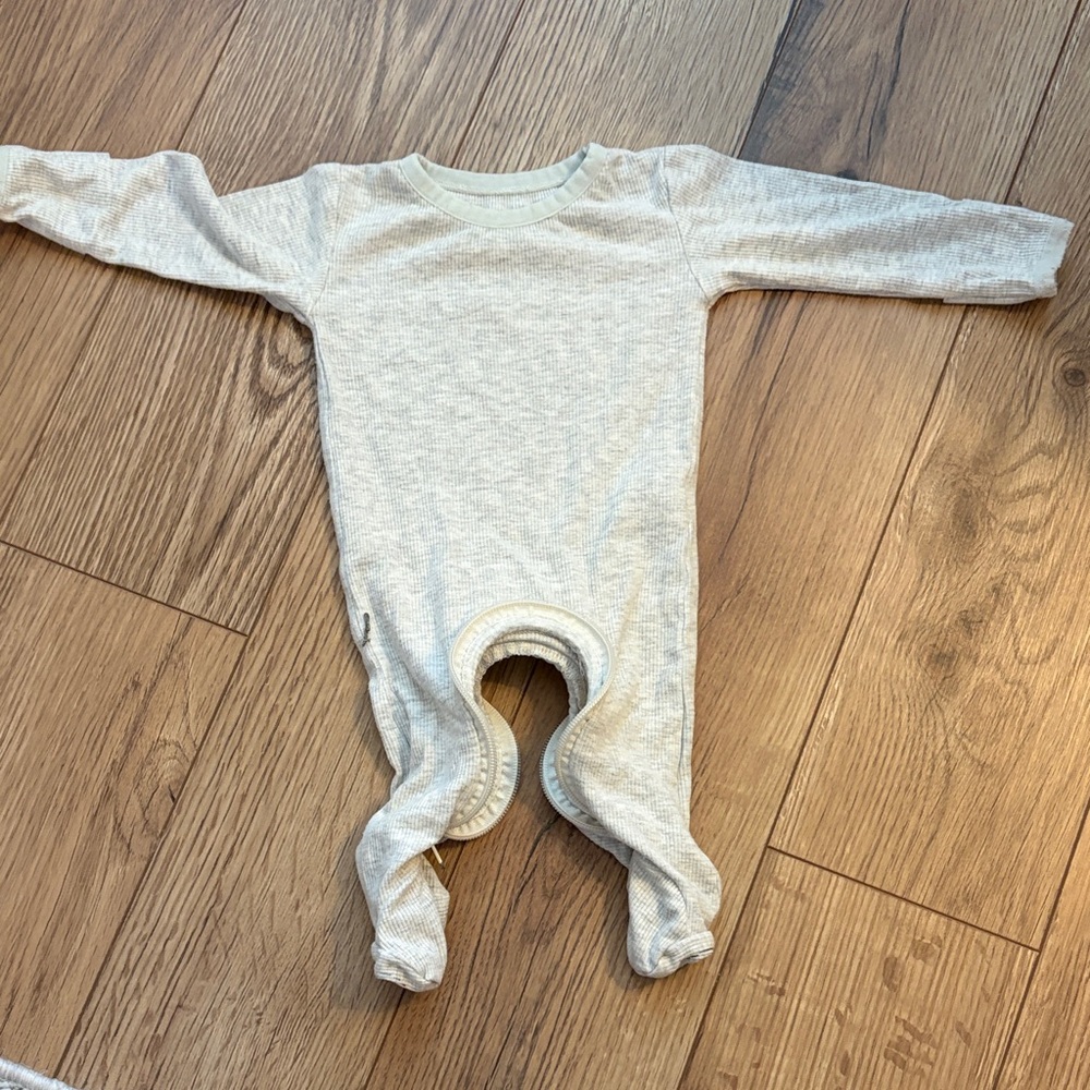Lemon & Loom Ripped Bamboo Heather Grey Footed One-Piece Pajamas - crescent zip